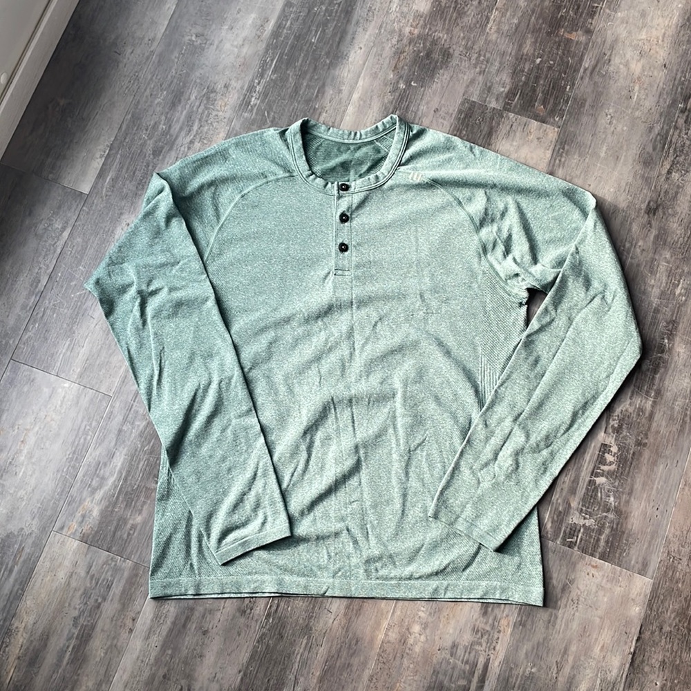 Men’s Metal Vent Tech Ling Sleeve Henley